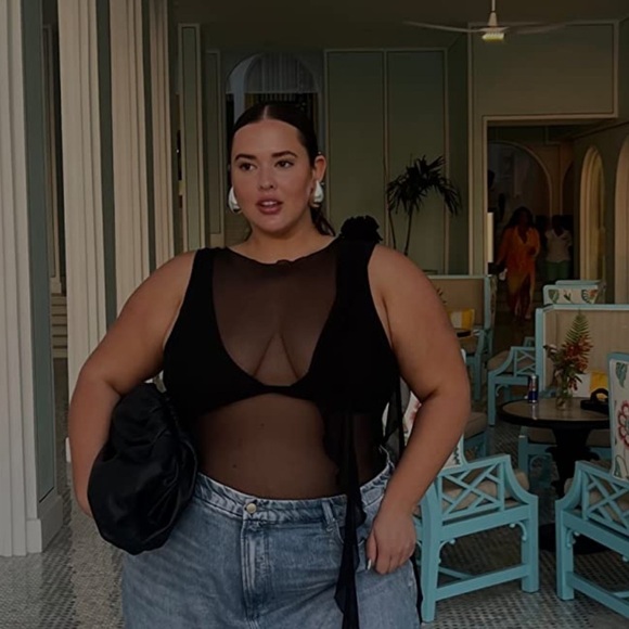 NEW to CASA B💫 | Florencia Sheer Mesh Floral Appliqué top in black - Picture 6 of 10